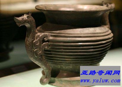 3.在上海博物馆欣赏展品