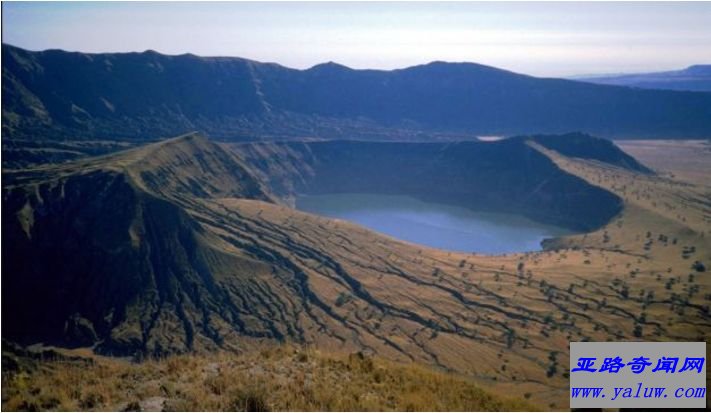 苏丹德鲁巴火山口湖