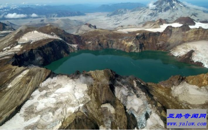 美国卡特迈火山口湖