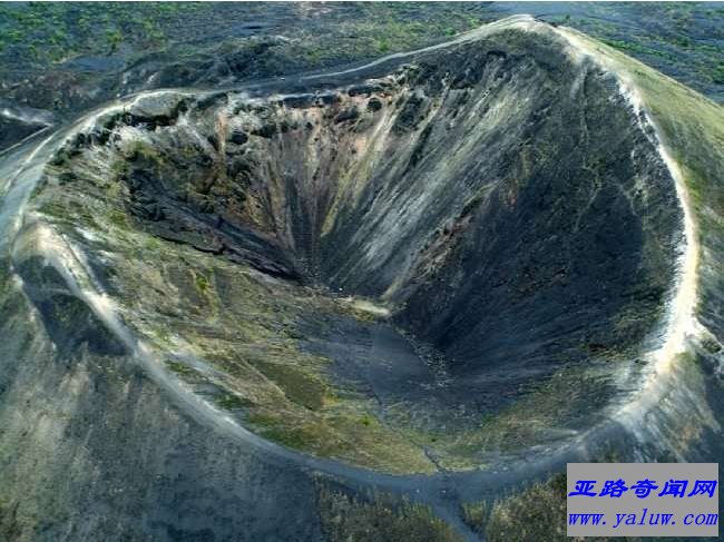 世界十大自然奇观之一：帕里库廷火山