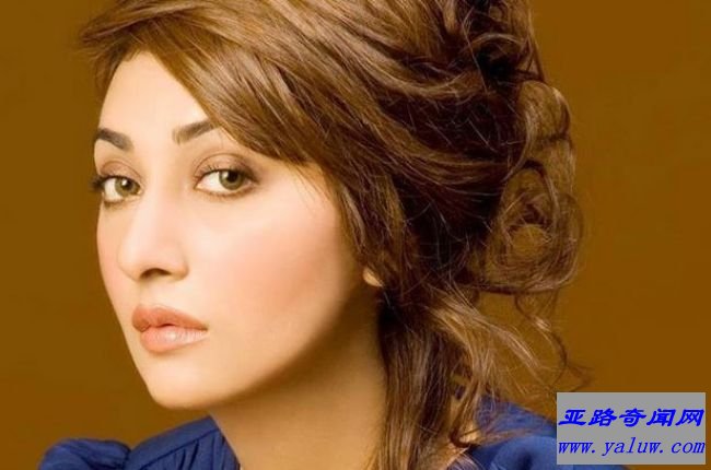 Ayesha Khan 每集1500美元