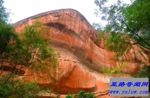 广东四大名山之一丹霞山