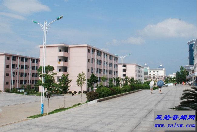 赣南师范大学