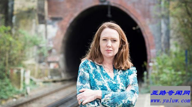 Paula Hawkins