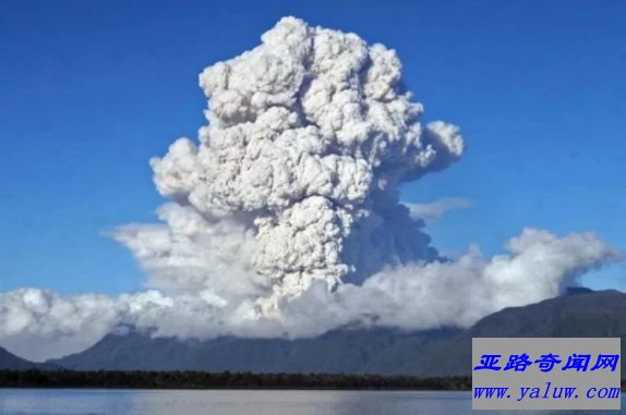 瓜亚蒂里火山，阿根廷(大约高度:19,882英尺)