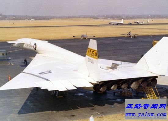 XB-70轰炸机