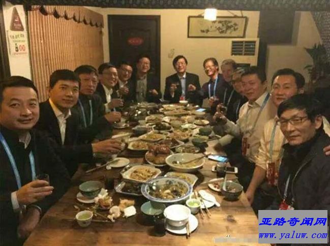 中国最大的互联网大会 丁磊今年不光带了猪肉