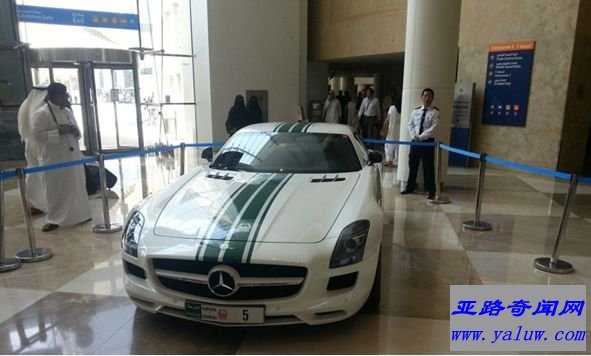 奔驰SLS AMG