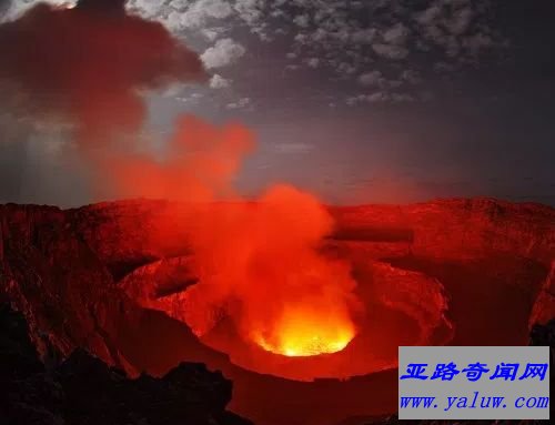 尼拉贡戈火山