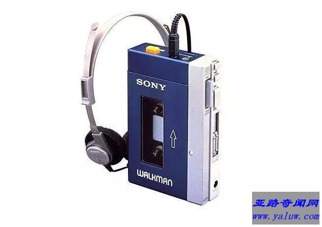 1979 年 Sony Walkman TPS-L2