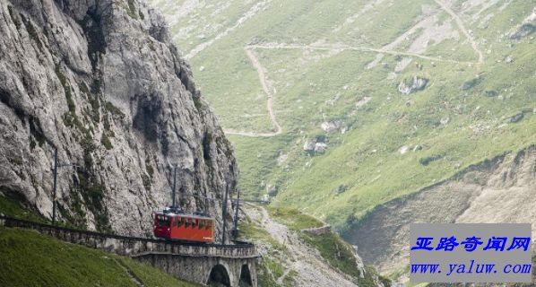 世界上最陡峭的铁路 120年零事故