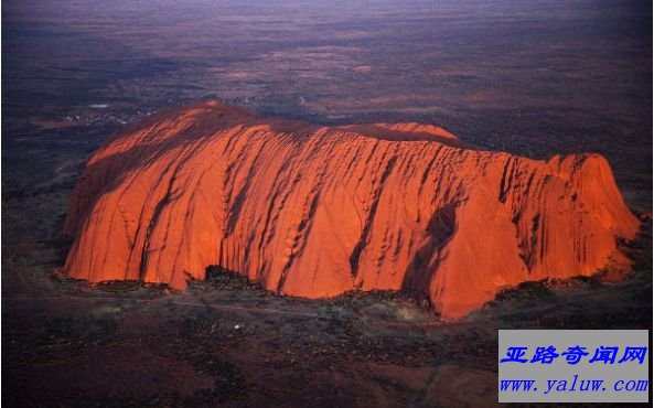 世界上最大的石头 长达十公里的地球纪念碑